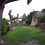 Monségur : Le chemin de ronde fait le tour de la bastide sur une longueur de 1800 m.